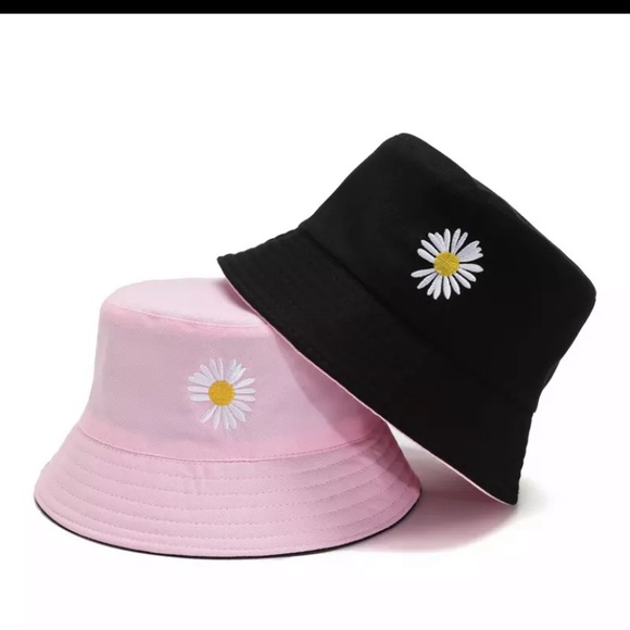 Daisy Bucket Hats 🌼 - Picture 2 of 3